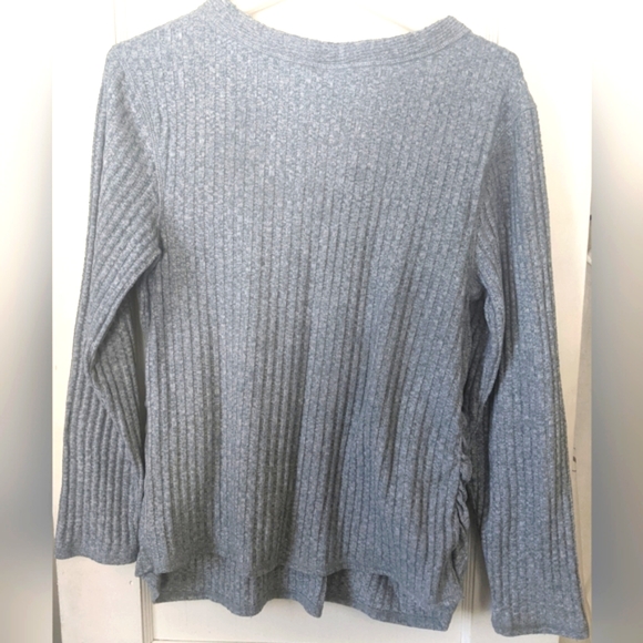 Isabel Maternity V Neck Long Sleeve Top - Picture 7 of 7